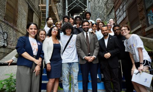 CASWINC_NYCYOUTH_MAYORZOHRANMAMDANYVISITSSYEPWORKSITE_BRONXMURALPROJECTS